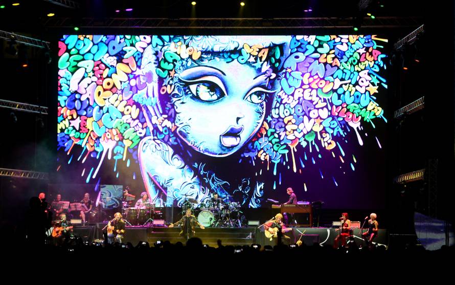 Parni valjak ‘napada’ London: VIP mjesta su planula odmah