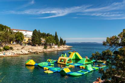 Predivni Rabac je spreman za ljetnu sezonu, ali turista nema