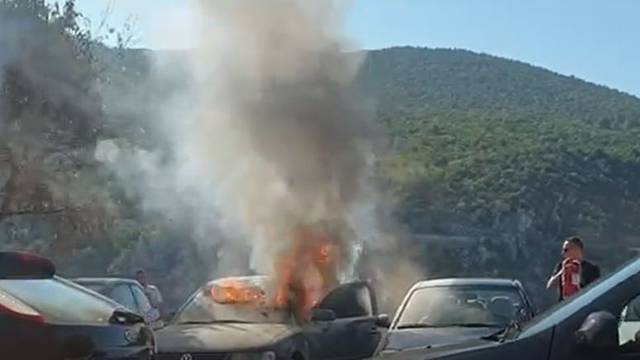 Zapalio se auto kod Dubrovnika