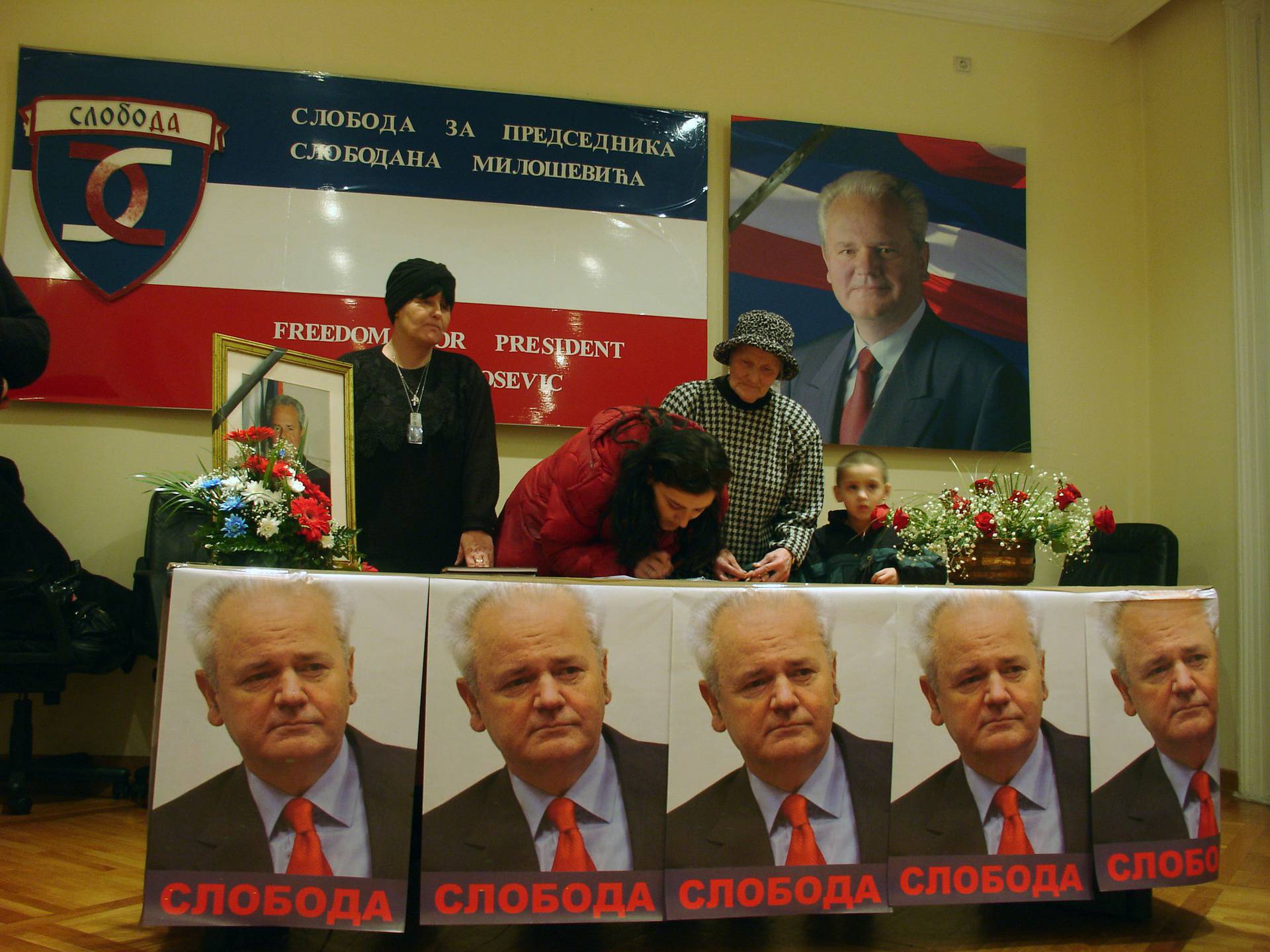 Serbs mourn Milosevic