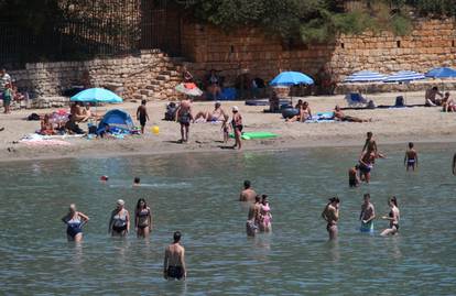 Spas od toplinskog vala: Plaže su jučer bile krcate kupačima!