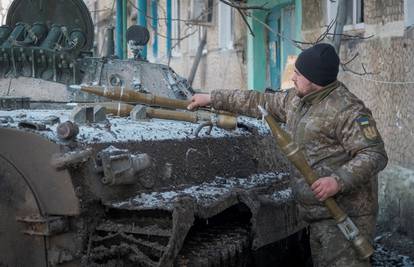 UN usvojio rezoluciju kojom se poziva na mir u Ukrajini, traži od Rusije da povuče svoje trupe