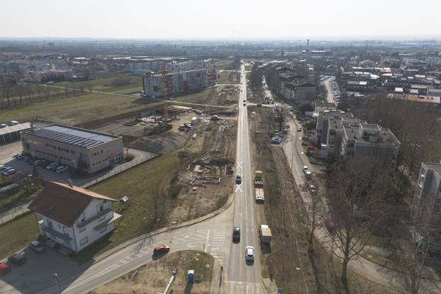 Pogled iz zraka na rekonstrukciju Sarajevske ulice u Zagrebu i prvo proširenje tramvajske pruge nakon 20 godina