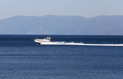 Vozač jet-skija udario u gliser, zadobio je teške ozljede noge