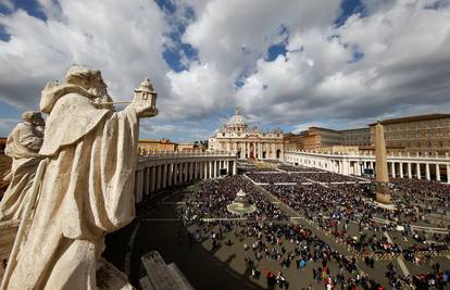 Vatikan izrazio "stid i tugu" zbog izvješća o pedofiliji