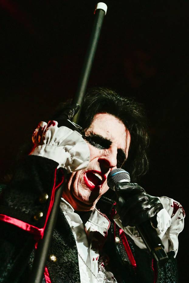 Zagreb: Koncert benda Hollywood Vampires u Areni