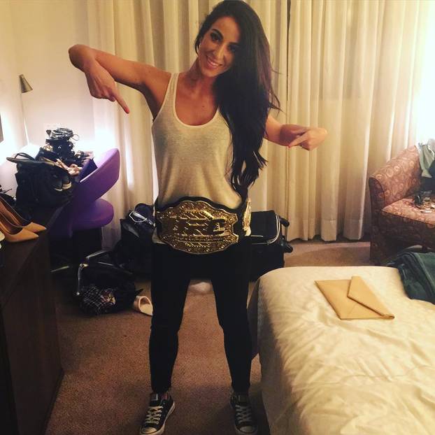 FOTO Tko je Ryan Marie Miočić? Atraktivna medicinska sestra osvojila je srce našeg borca...