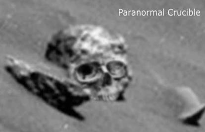 Novi misterij na Marsu! Je li ovo lubanja ili obična stijena?
