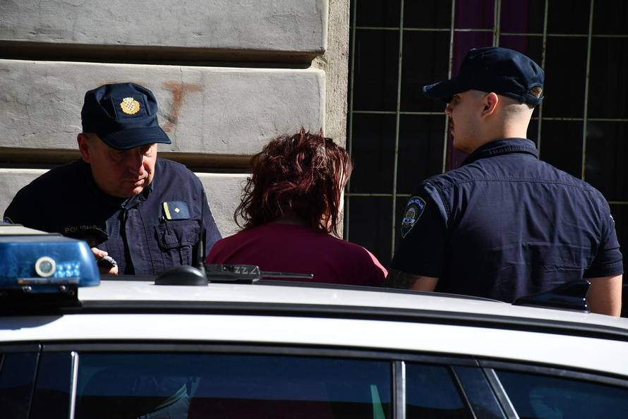 Slavonski Brod: U Županijsko državno odvjetništvo  privedena žena (37) osumnjičena za ubojstvo muškarca F.V. (71)