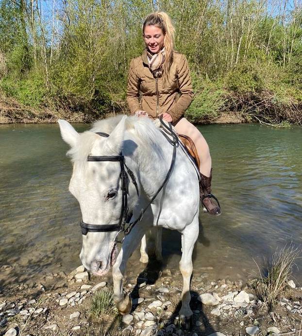 FOTO Talijanka napustila tenis, navukla tangice i postala model