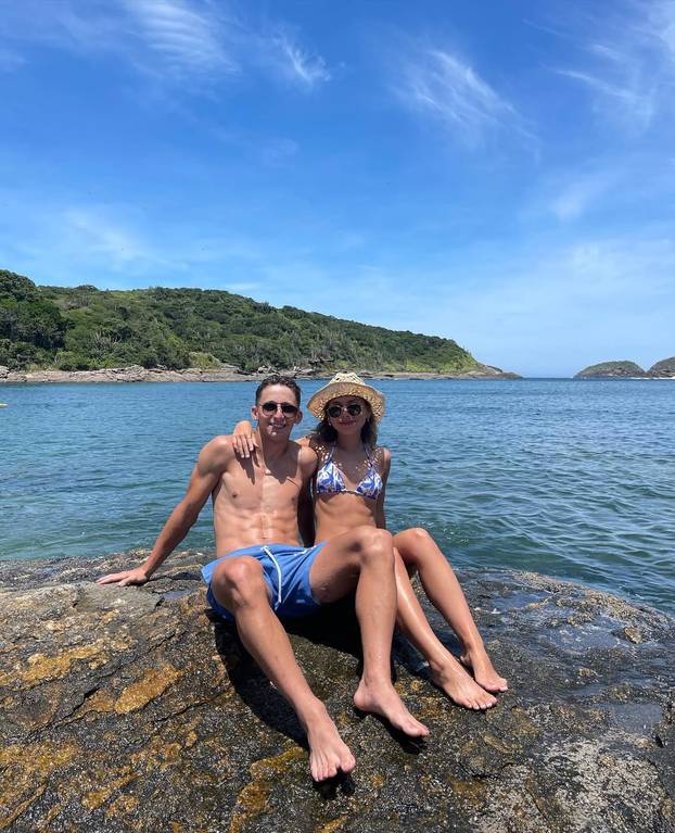 FOTO Od 'Tigrice' do odvjetnice. Ovo su paragvajske i francuske WAGS-ice: Koje su zanosnije?