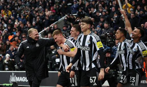 VIDEO Ljepotice kola! Newcastle u drami sru&scaron;io Leeds i proizveo preokret. United opet remizirao