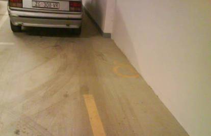 Zagreb: Zidom 'spriječili' invalide da se parkiraju