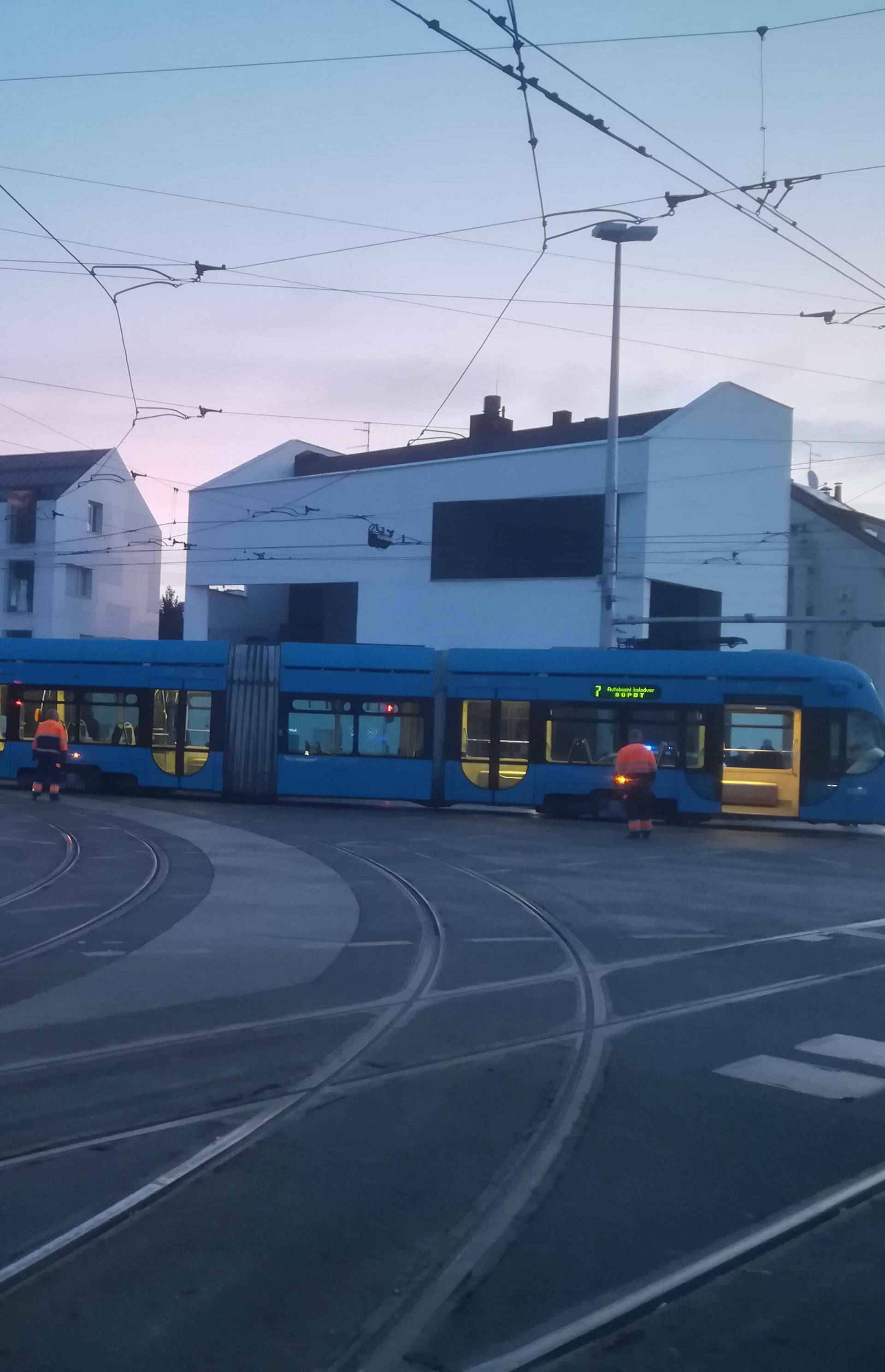 Tramvaj iskočio iz tračnica na Držićevoj: Promet normaliziran