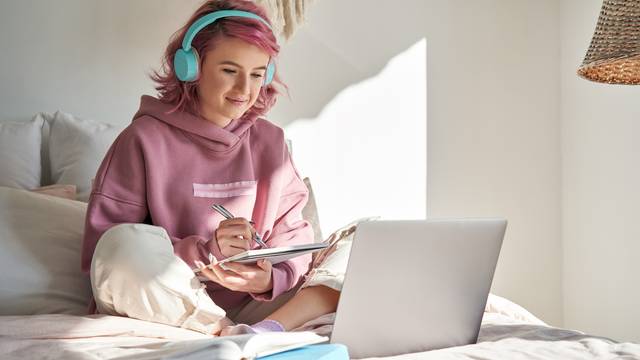 Hipster,Teen,Girl,School,Student,With,Pink,Hair,Wear,Headphone