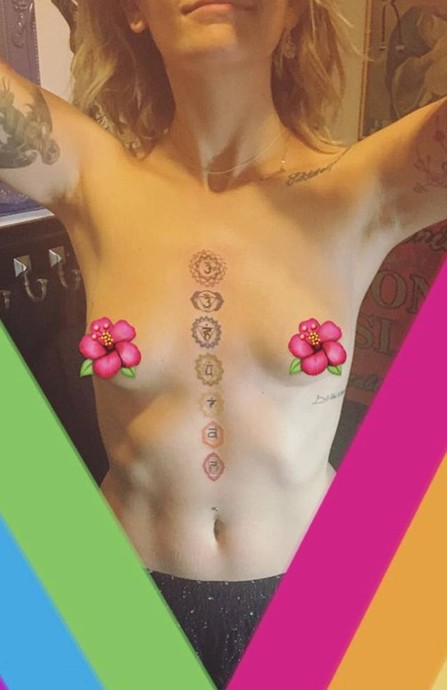 Paris u toplesu za humanitarne svrhe: Znam svoj status i priču