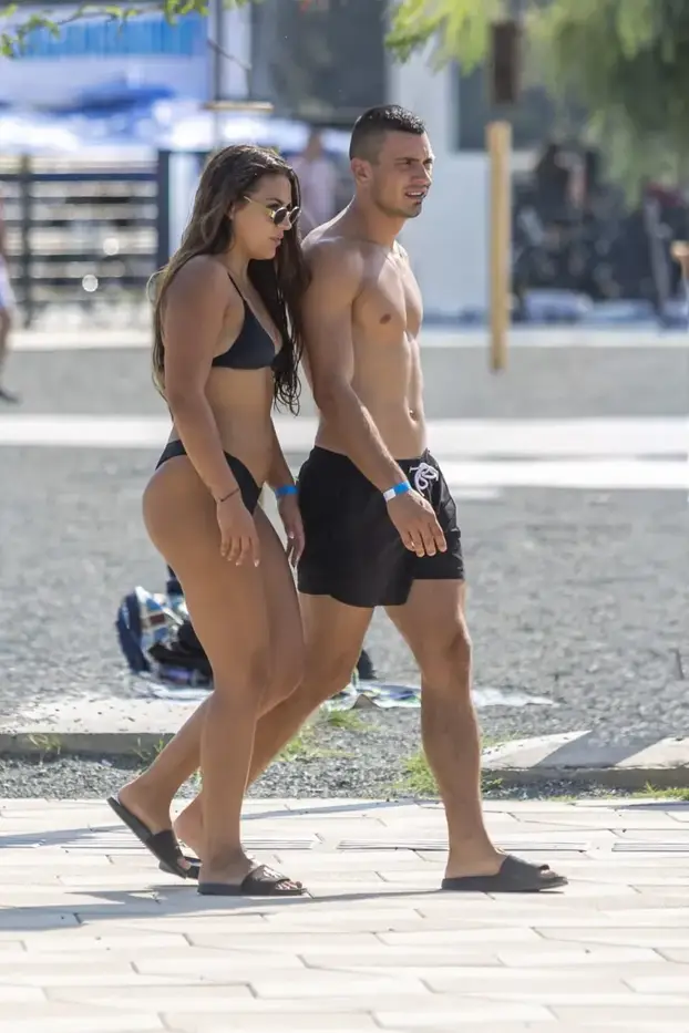 FOTO Zgodne legice okupirale Kopiku: Pogledajte tko je sve na osječkoj plaži  mamio poglede