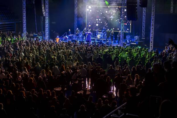 Zora je svanula, koncert Nede Ukraden u Osijeku