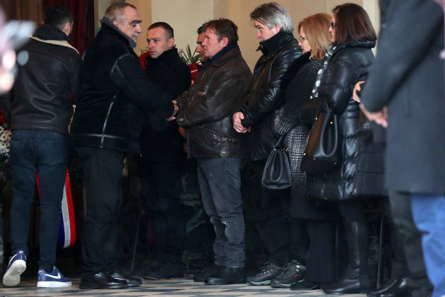 Oproštaj od oca uz tamburaše: Marko je jedva susprezao suze