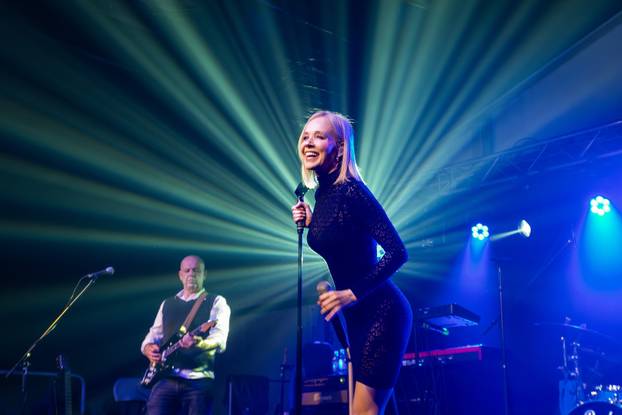 Žminj: Koncert Jelene Rozge za Valentinovo 