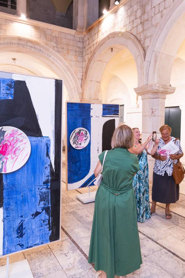 Dubrovnik: Saša Šekoranja otvorio izložbu svojih radova u atriju palače Sponza