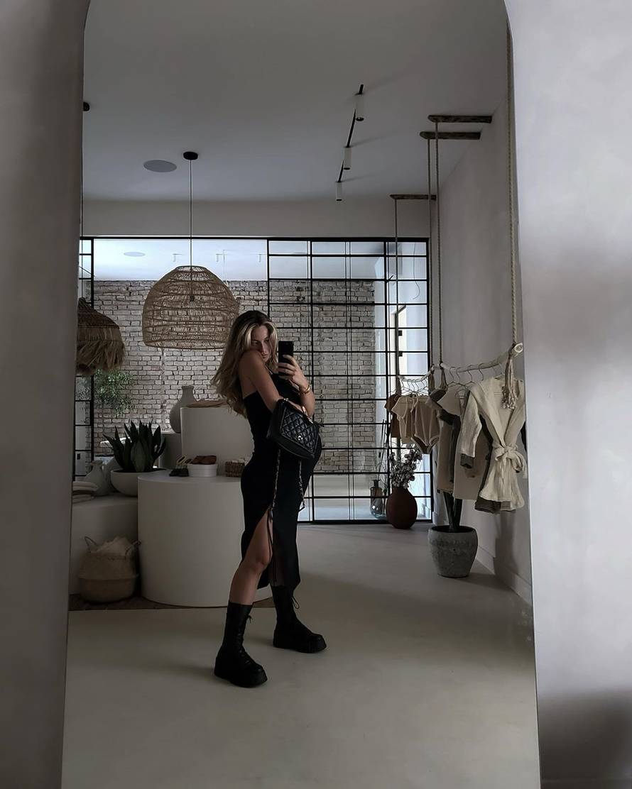 Počelo je odbrojavanje: Izabel u uskoj haljini istaknula trbuščić