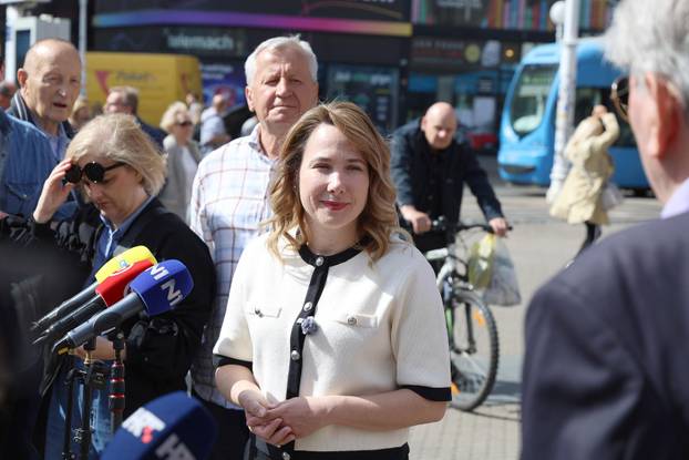 Zagreb: Marija Selak Raspudić započela s prikupljanjem potpisa