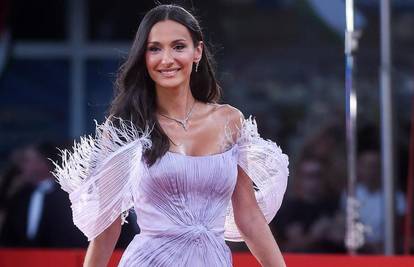 Ljepotica! Bivša misica privukla pažnju na crvenom tepihu SFF-a