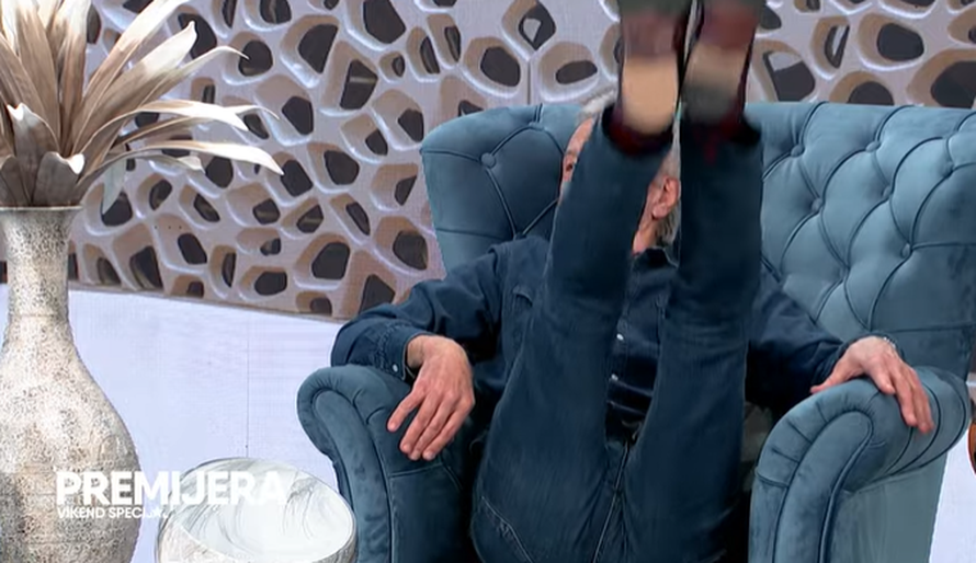 Miroslav Ilić (72) u emisiji uživo raširio  noge i pokazao koliko je fleksibilan: Obožavam sport!