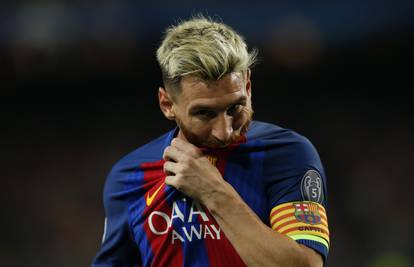 Borba na sve strane: Leo Messi pobjegao Cristianu Ronaldu