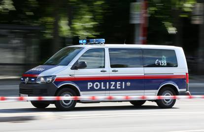 Austrija: Prevrnuo se autobus s 30-ak ljudi, više ih je ozlijeđeno