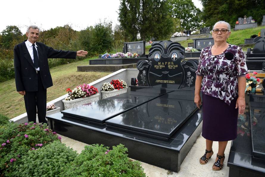 Ziher je ziher! Još dok su živi napravili su sami sebi karmine