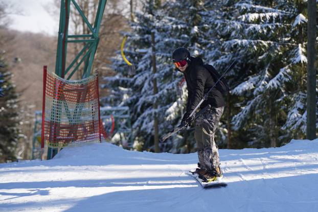 Zagreb: Otvorena sezona skijanja na Sljemenu
