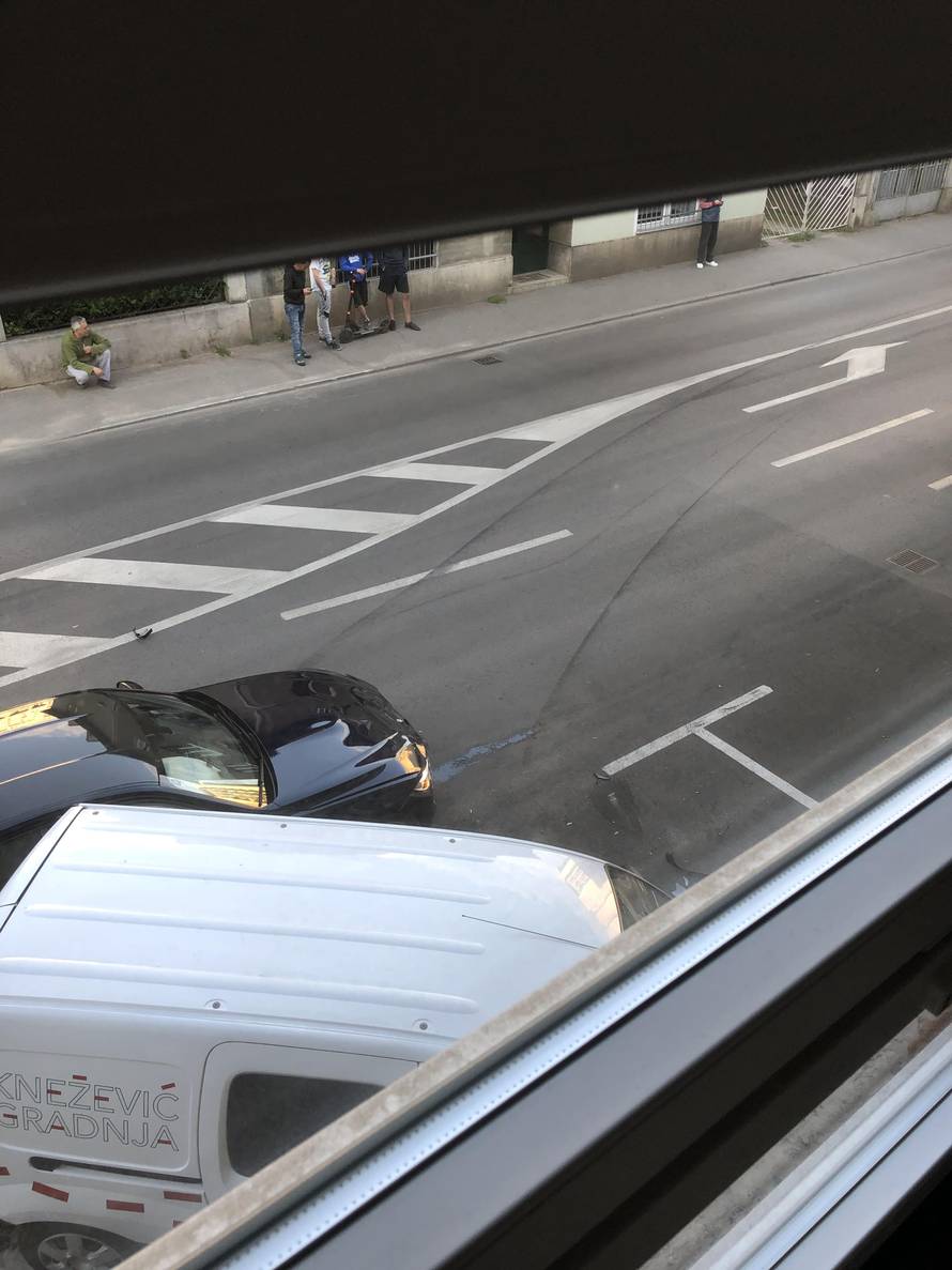 Video: Sudar na Jordanovcu, autom se zabio u zid zgrade