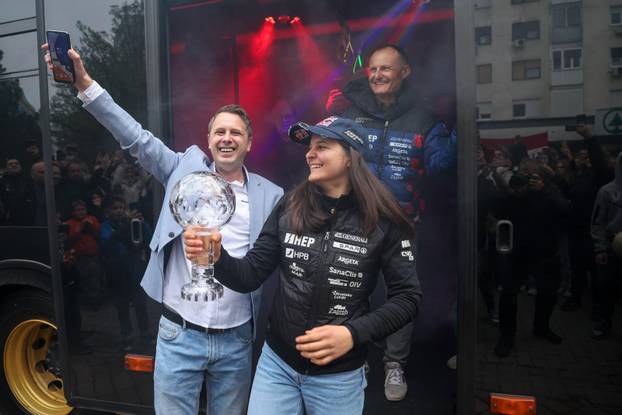 Zagreb: Doček najbolje svjetske slalomašice Zrinke Ljutić u njezinom kvartu Sloboštini