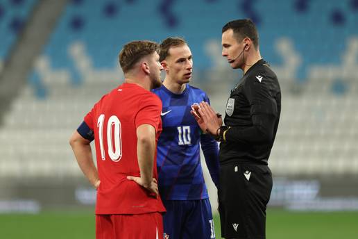 U&Zcaron;IVO Hrvatska - Turska 1-0: Gosti u drugom dijelu gube i igraju vrlo prljavo, 'mlate' na&scaron;e