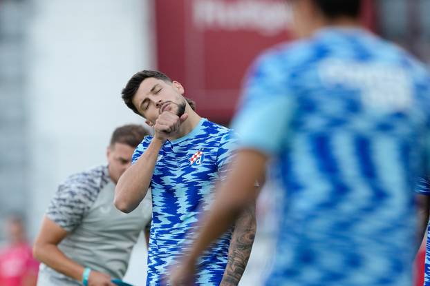 Thun: Zagrijavanje igrača prije početka utakmice FC Thun - GNK Dinamo