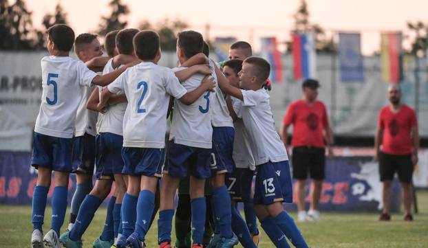 Velika Gorica: Alpas kup, finale nogometnog turnira za limače između Hajduka i Crvene zvezde