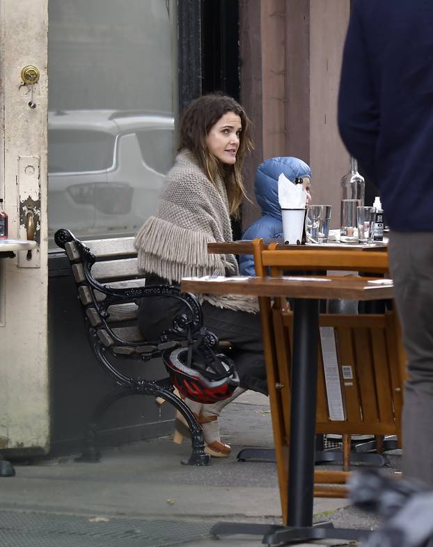 EXCLUSIVE: Keri Russell and Matthew Rhys Head to Brunch in Brooklyn