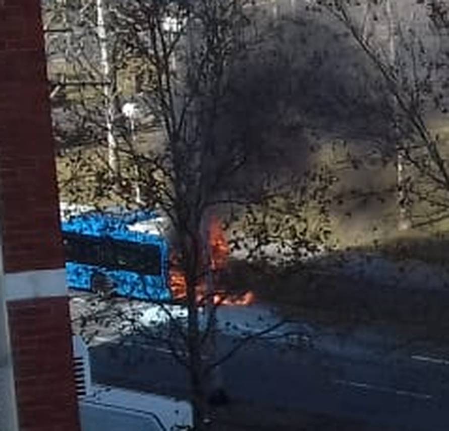 'Osjetili smo da smrdi dim pa vidjeli autobus u plamenu'