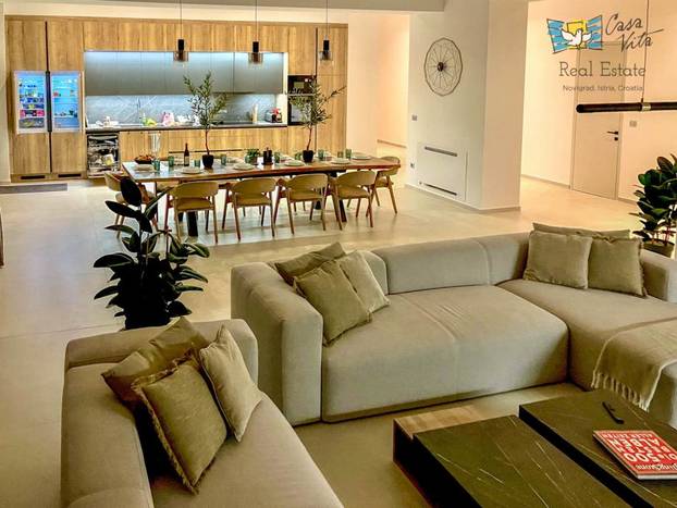 FOTO Počeli graditi grčki hram pa se predomislili? Neobična vila kod Poreča osvaja izgledom