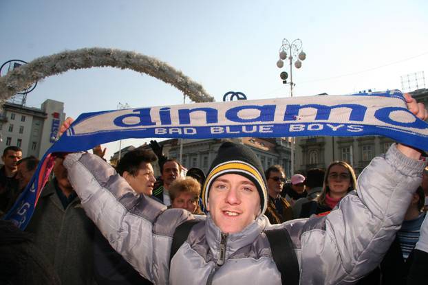 ARHIVA -  Tristotinjak osoba okupilo se na Jelačićevom trgu tijekom skupa podrške Gotovini