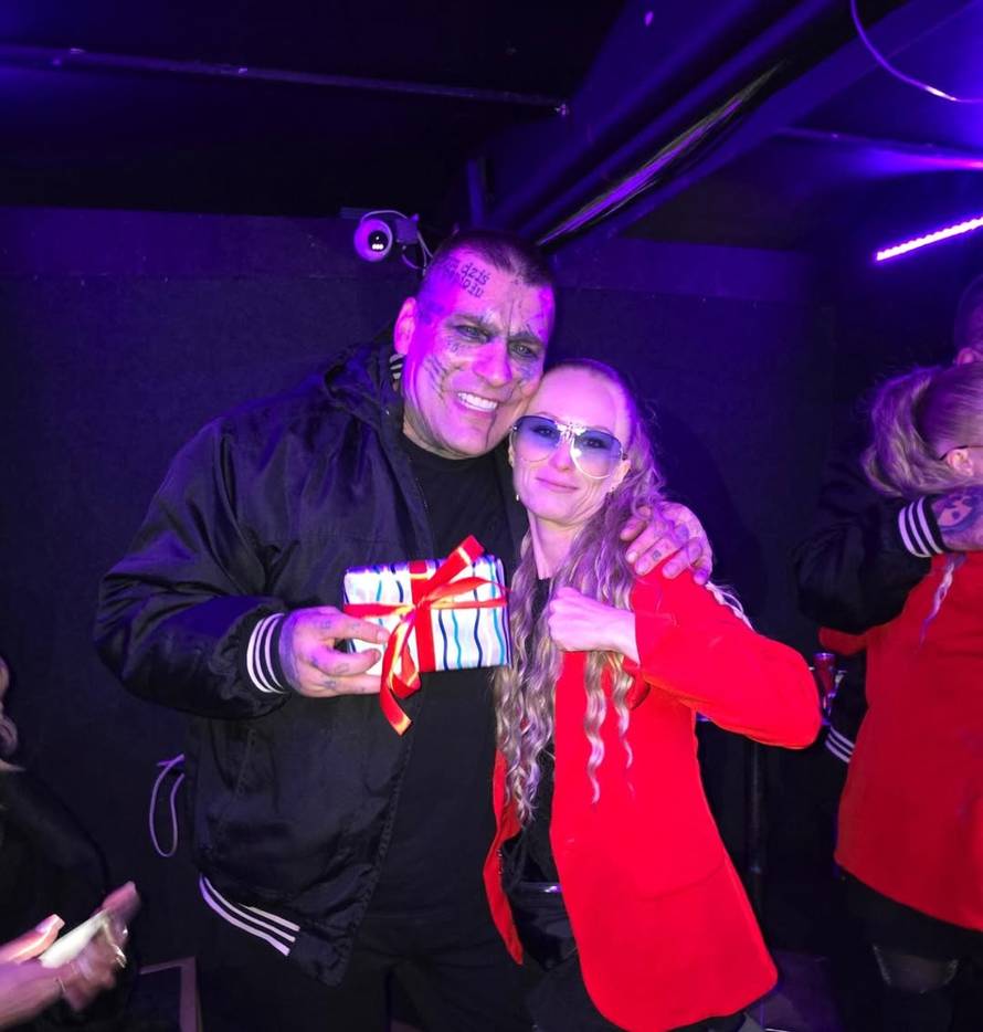 Stavio si LSD u oko, lice narezao u hamburger. Popek Monster je najluđi reper na svijetu