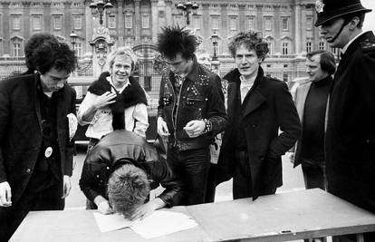 Bend Sex Pistols prije 48 godina je imao prvi nastup: Došli bez opreme pa se i potukli zbog nje