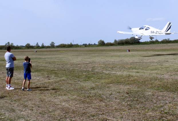 Aeromiting Sisak 2024. memorijalni aeromiting Marijan Celjak