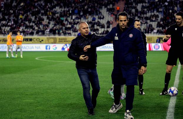 Split: Zagrijavanje uoči utakmice Hajduka i  Varaždina u četvrtfinalu Kupa 