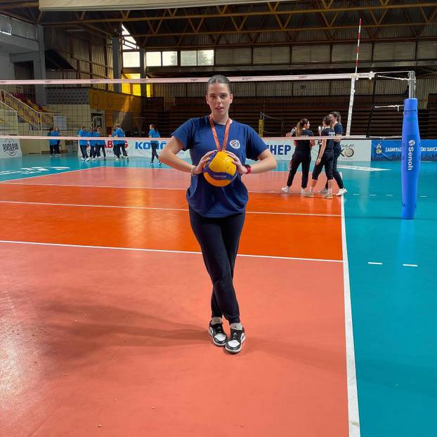 FOTO Novo lice na Maksimiru: Dvostruku krunu 'modrih' slavi nekadašnja misica i odbojkašica