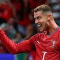 Navija&ccaron;i poru&ccaron;ili Ronaldu: Ne vra&cacute;aj se vi&scaron;e u reprezentaciju!