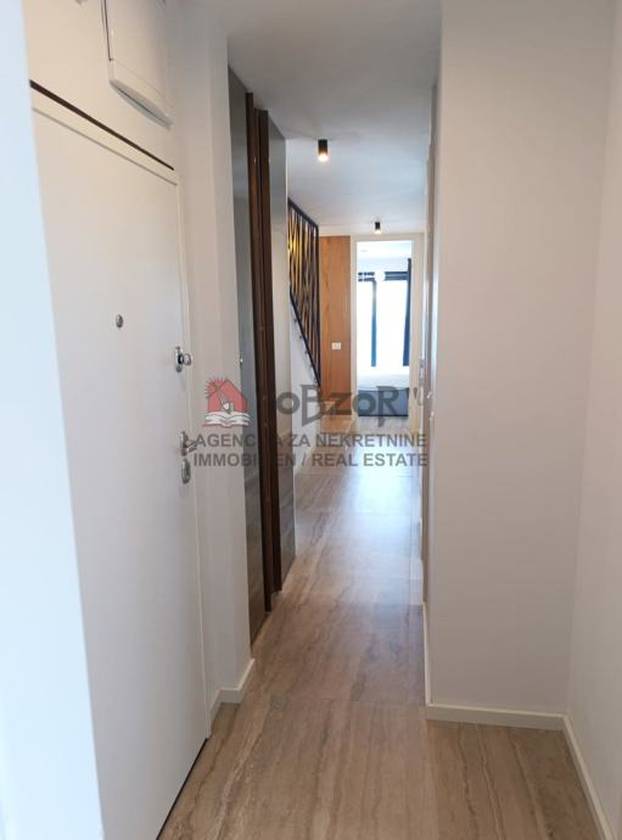 FOTO Ekskluziva! Prodaje se penthouse prvi red do mora, dvije etaže su povezane liftom