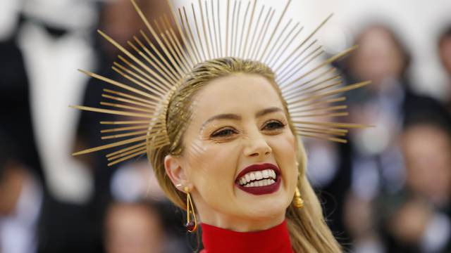 The Met Gala 2018 âHeavenly Bodies: Fashion and the Catholic Imaginationâ